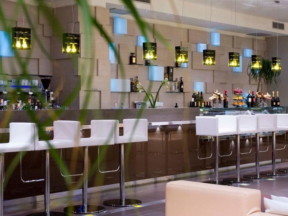 Hotel Cube Равенна Экстерьер фото
