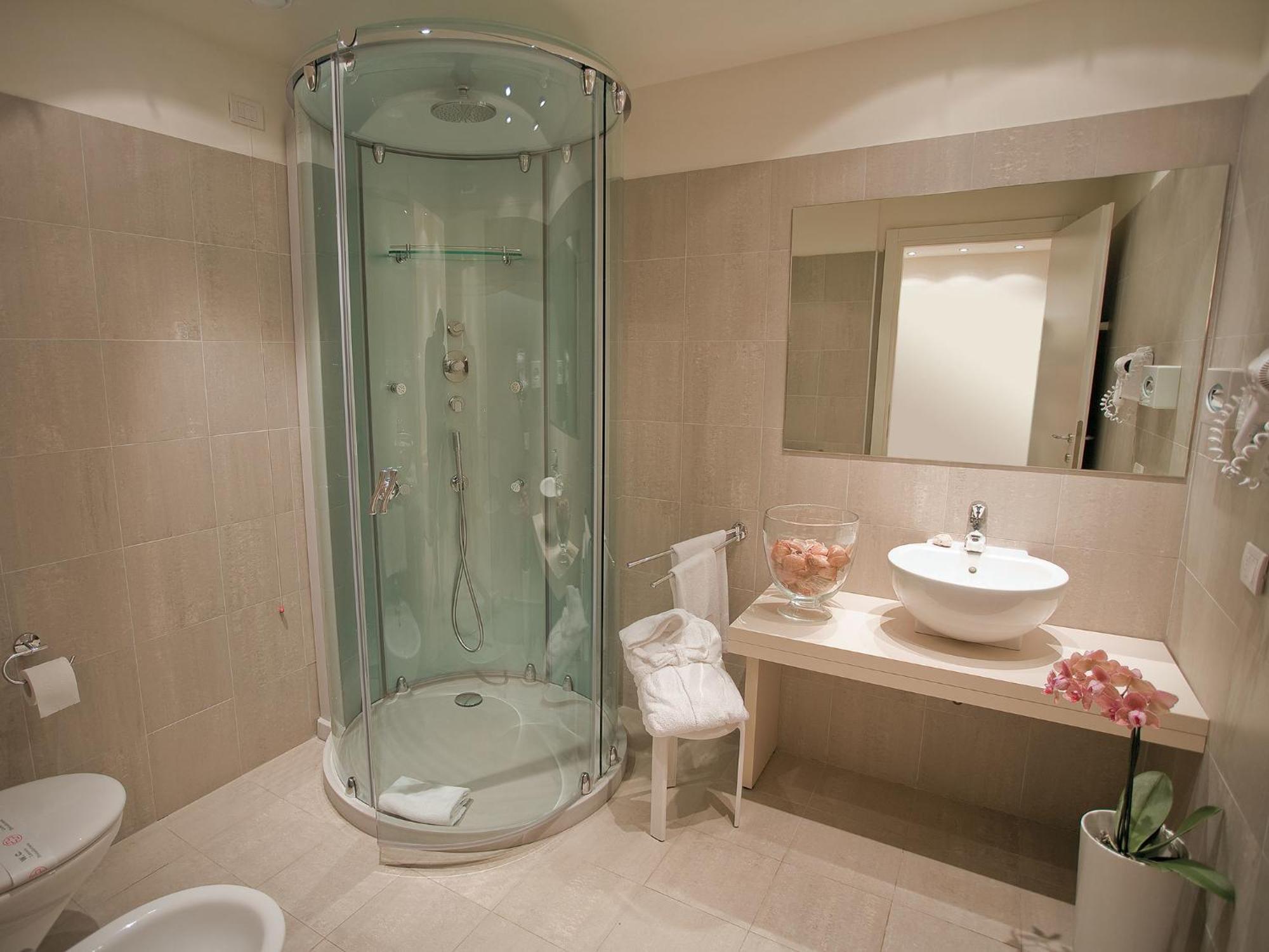 Hotel Cube Равенна Номер фото