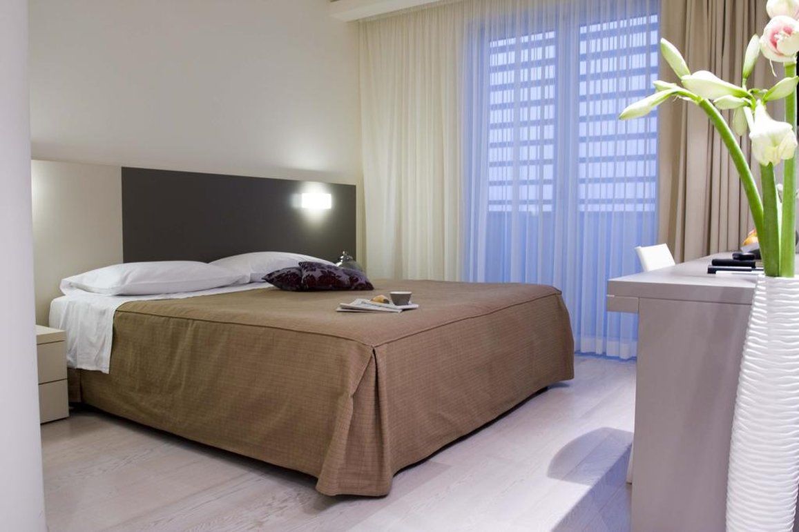 Hotel Cube Равенна Номер фото
