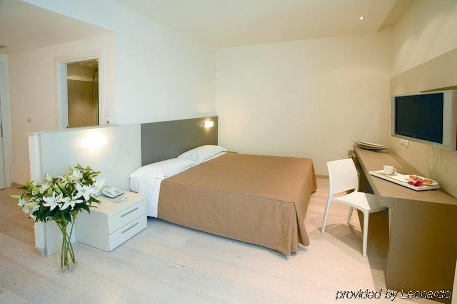 Hotel Cube Равенна Экстерьер фото