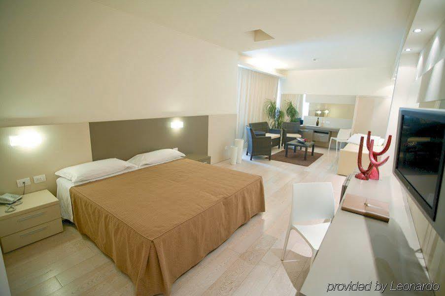 Hotel Cube Равенна Экстерьер фото